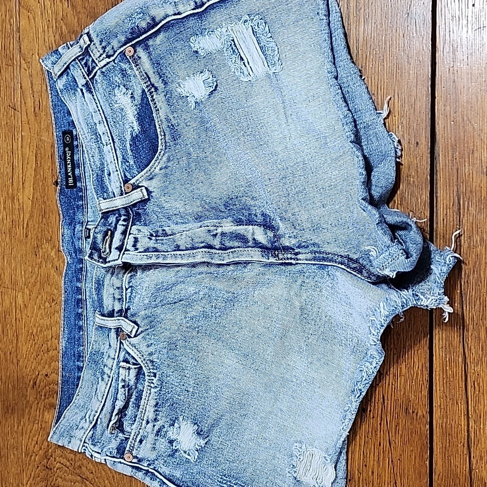 Blank NYC Frayed Distressed jean shorts 32